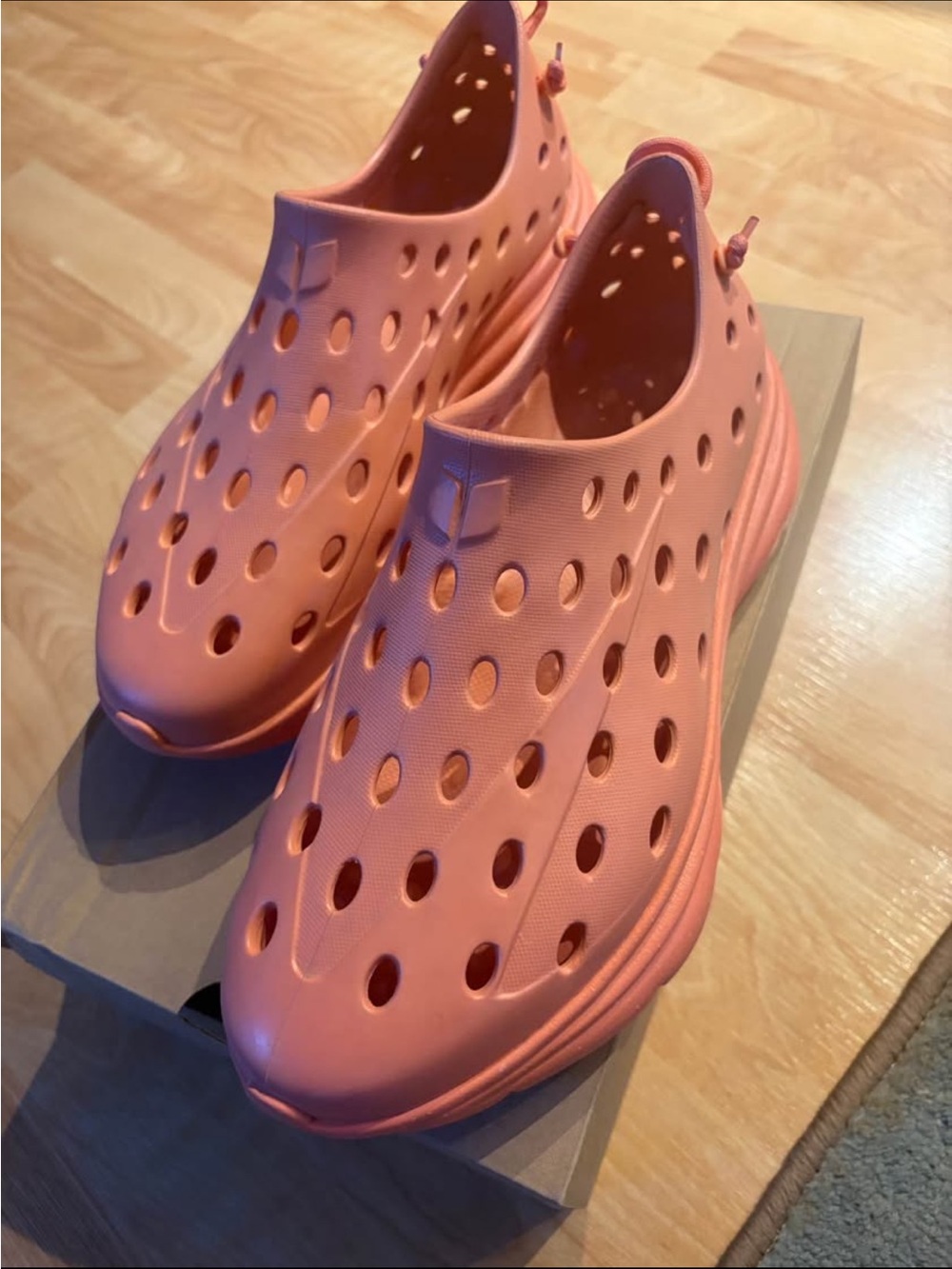 Men's Coral Athletic Slip-On Ventilated Shoes (no box)